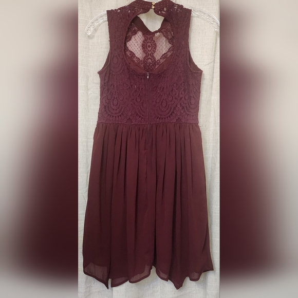 XHILARATION Burgandy Red Fit Flare Halter Sleeveless Lace Dress Size S - Picture 3 of 9